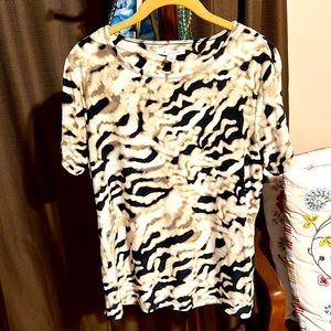Women’s top size M